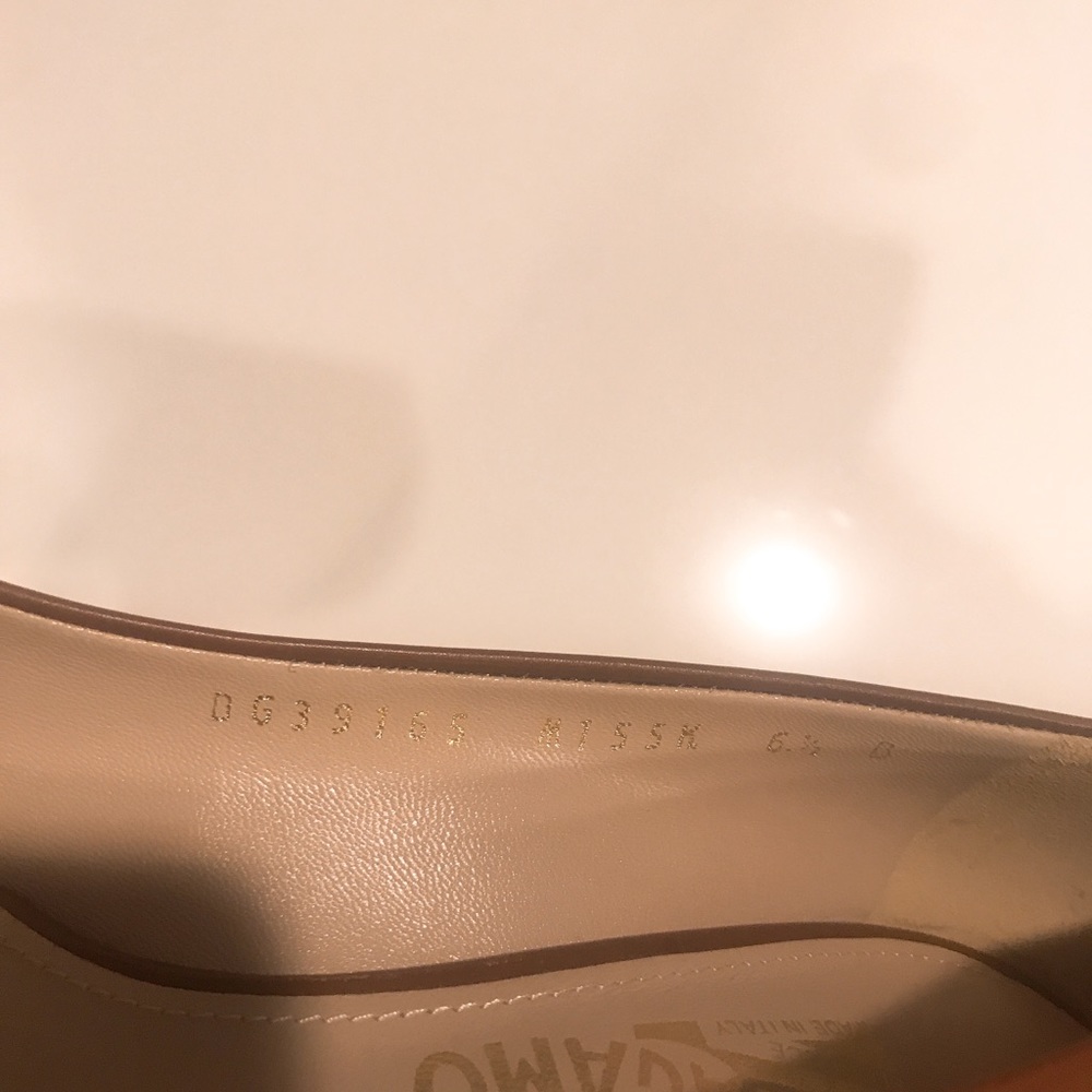 Ferragamo women pump - Picture 5 of 5